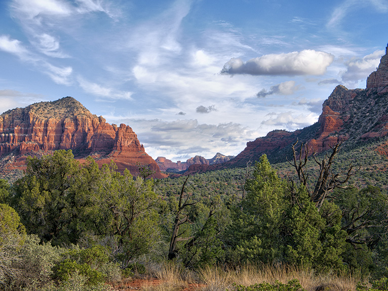 _1010126_HDR_red_rocks_clouds_766p