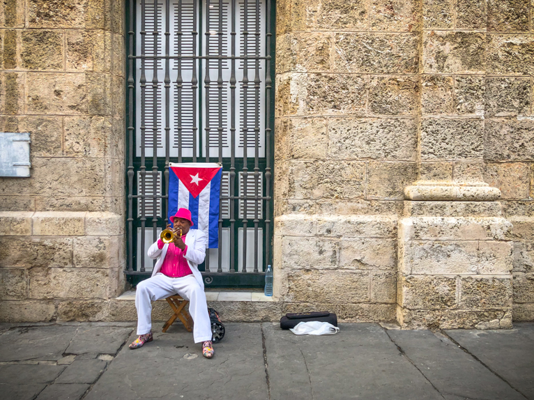 Photographing-Havana